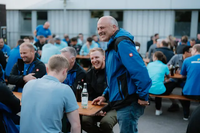 Geselliges Beisammensein beim Sommerfest